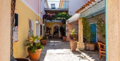 Les Flots Bleus · Hôtel 3 étoiles Var, Lavandou 