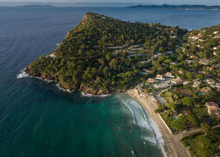 Hôtel Bord de Plage Var, Lavandou · Les Flots Bleus 